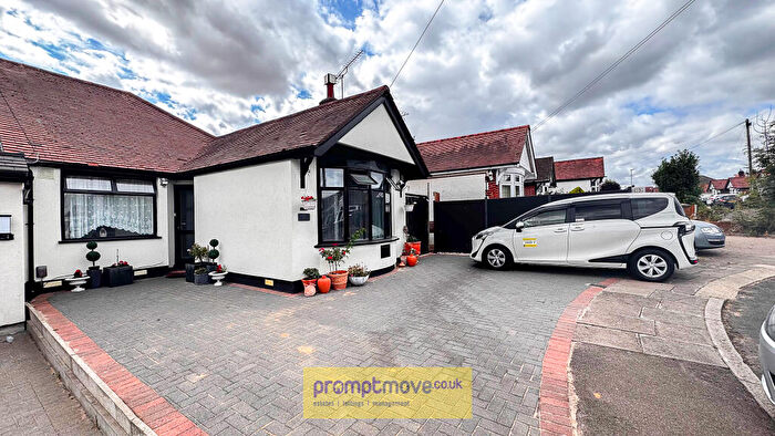 3 Bedroom Semi-Detached Bungalow To Rent In Humberstone Close Luton, LU4