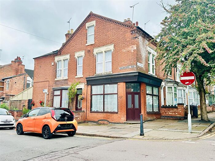 4 Bedroom End Of Terrace House For Sale In Wilberforce Road, Leicester, LE3
