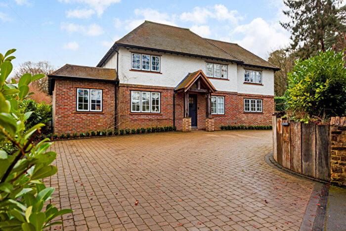 5 Bedroom Detached House For Sale In Hurtmore Road, Hurtmore, GU7