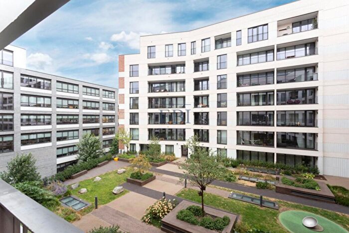 2 Bedroom Apartment To Rent In Rosewood Building, Shoreditch Exchange, Hoxton, E2