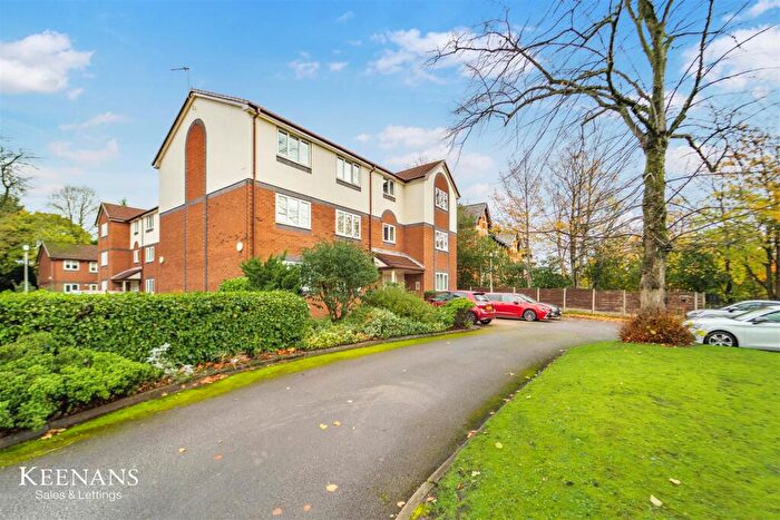 2 Bedroom Flat For Sale In Eccles Old Road, Salford, M6
