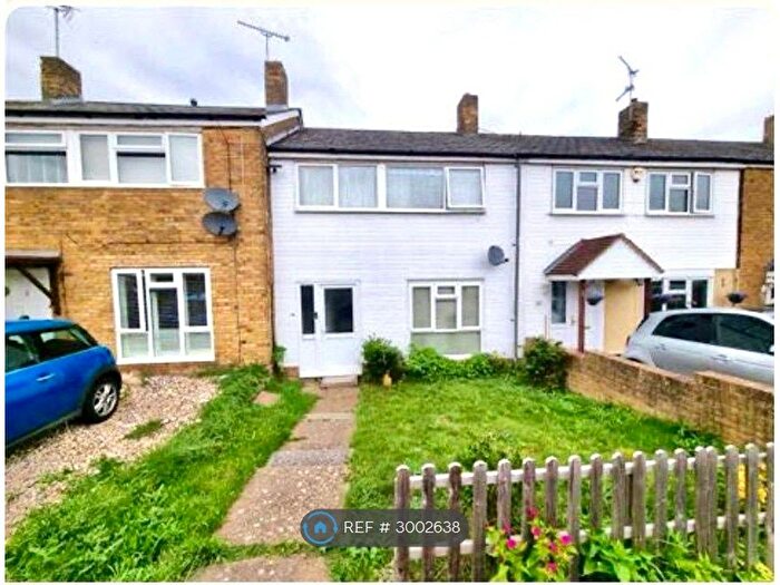 3 Bedroom Terraced House To Rent In Osborne Road, Basildon, SS16