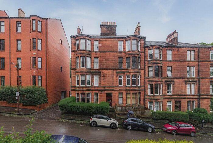 2 Bedroom Flat To Rent In Yarrow Gardens, North Kelvinside, Glasgow, G20