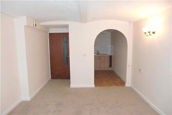 1 Bedroom Retirement Property To Rent In Homeberry House, Ashcroft Gardens, Cirencester, GL7