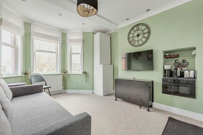 2 Bedroom Flat To Rent In Brighton Terrace, Brixton, SW9