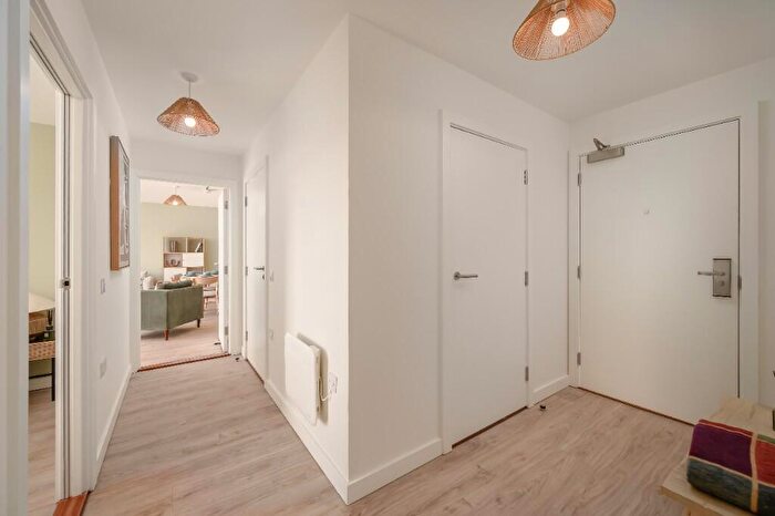 2 Bedroom Apartment To Rent In Stead's Place, Edinburgh, EH6