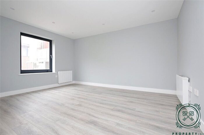 2 Bedroom Apartment To Rent In High Street, London, E17