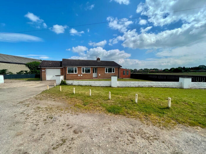 3 Bedroom Bungalow To Rent In Mill Farm, Leeming, DL7