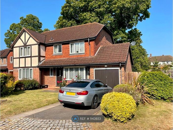 3 Bedroom Semi-Detached House To Rent In Chartwell Drive, Orpington, BR6