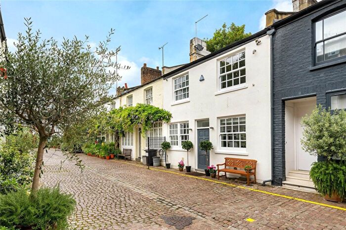 2 Bedroom Mews To Rent In Pembridge Mews, London, W11