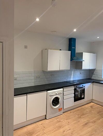 1 Bedroom Maisonette To Rent In North Clive Street, Cardiff(City), CF11