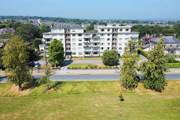3 Bedroom Flat For Sale In Beech Grove, Harrogate, HG2