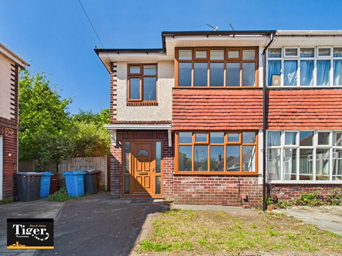3 Bedroom Semi-Detached House For Sale In Harbour Avenue, Warton, PR4