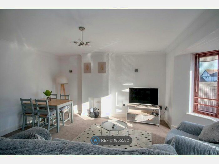 2 Bedroom Flat To Rent In Kingsgate Avenue, Broadstairs, CT10