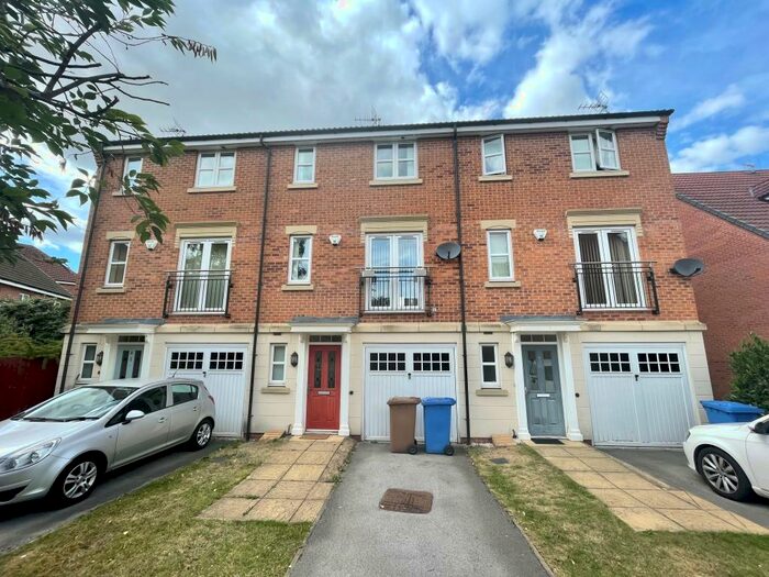 3 Bedroom Town House To Rent In Athens Court, Chellaston, DE73