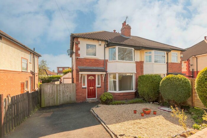 3 Bedroom Semi-Detached House To Rent In Stainburn Drive, Moortown, Leeds, LS17