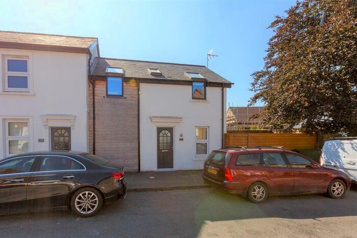 2 Bedroom Terraced House To Rent In Bradbourne Road, Sevenoaks, TN13