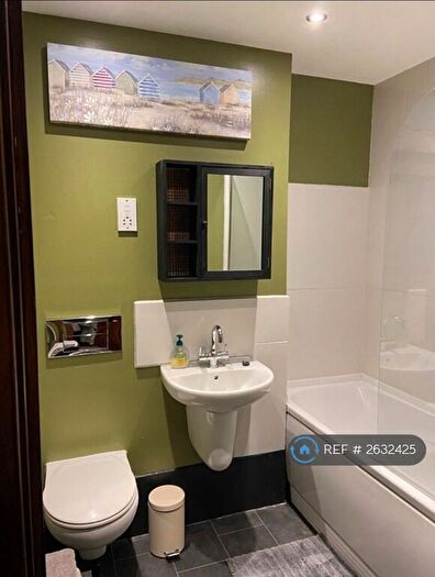 1 Bedroom Flat To Rent In Hawkins Road, Colchester, CO2