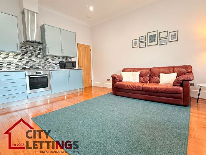 2 Bedroom Apartment To Rent In Gedling Grove, Arboretum, NG7