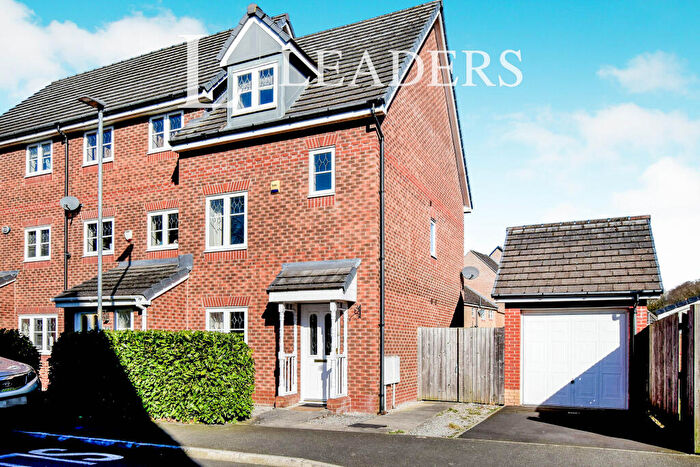 3 Bedroom Town House To Rent In Lawnhurst Avenue, Wythenshawe, M23