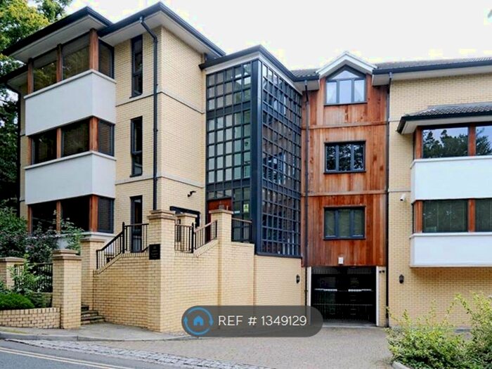 2 Bedroom Flat To Rent In Samphire House, Chislehurst, BR7