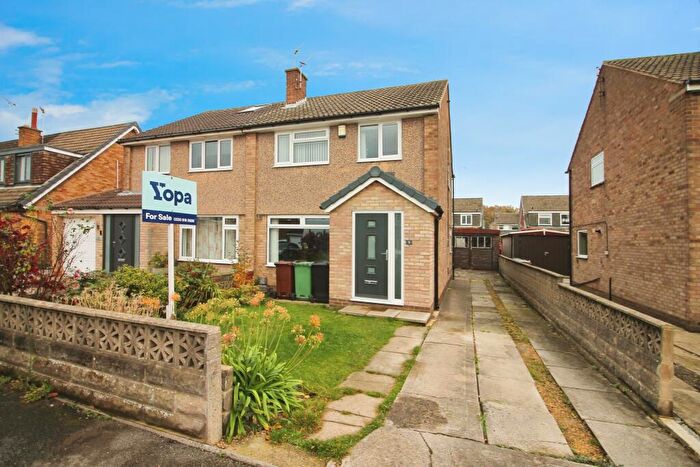 3 Bedroom Semi Detached House For Sale In Rowan Place, Leeds, LS25