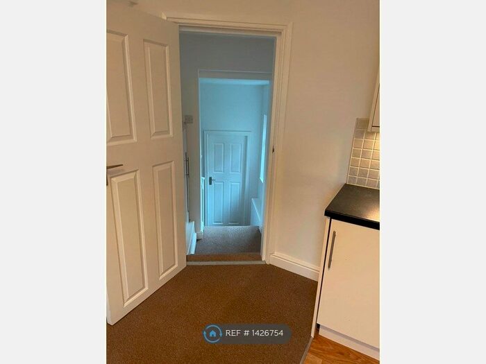 1 Bedroom Flat To Rent In Leeds Road, Harrogate, HG2