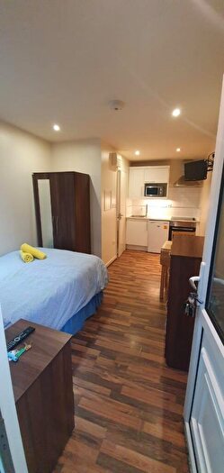 Studio To Rent In Chatsworth Road, NW2