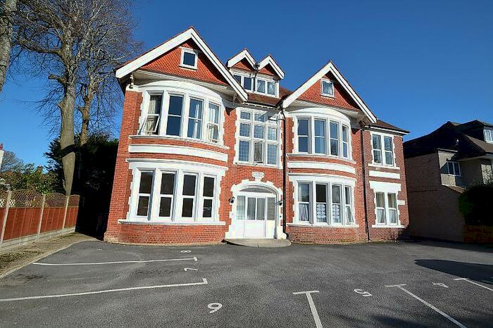 1 Bedroom Flat To Rent In Bournemouth, BH5