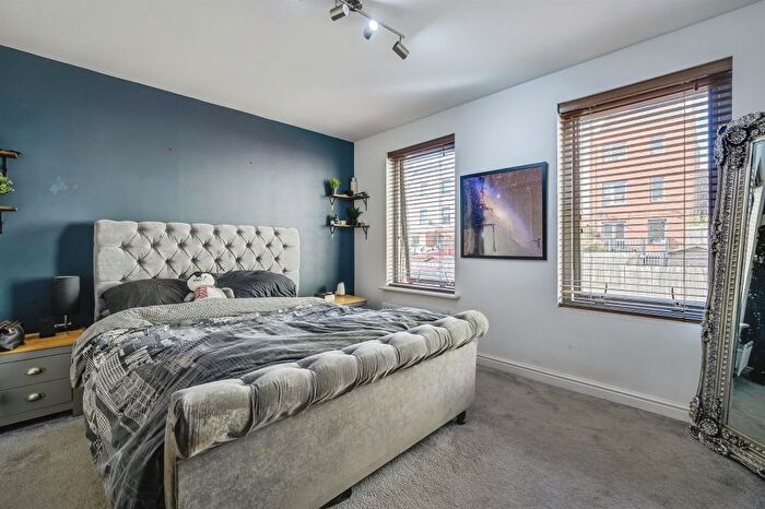 5 Bedroom End Terrace House For Sale In Fore Street, Devonport, Plymouth, PL1
