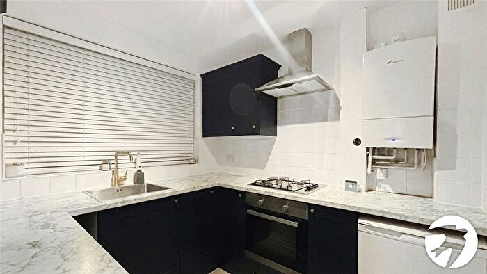 2 Bedroom Flat To Rent In Sidmouth Road, Orpington, BR5