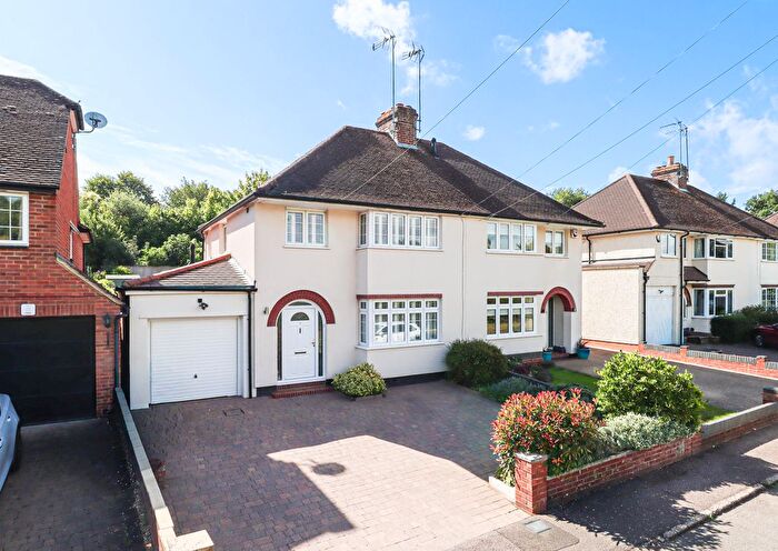 4 Bedroom Semi-Detached House For Sale In Hemel Hempstead Road, Redbourn, AL3