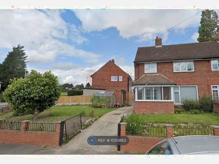 3 Bedroom Semi-Detached House To Rent In Swarcliffe Bank, Leeds, LS14