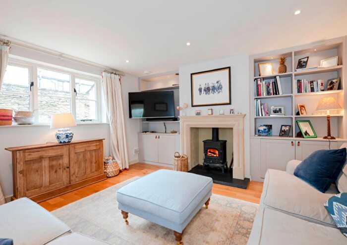 2 Bedroom Detached House For Sale In Union Street, Stow On The Wold, GL54