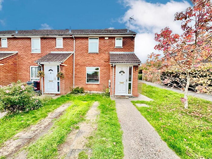 3 Bedroom Terraced House For Sale In Minton Close, Tilehurst, Reading, RG30