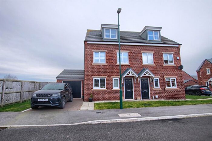 3 Bedroom Semi Detached House For Sale In Elderwood Gardens, Middlesbrough, TS6