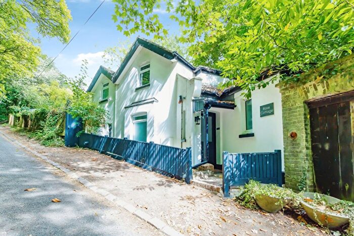 3 Bedroom Cottage For Sale In Waller Lane, Caterham, Surrey, CR3