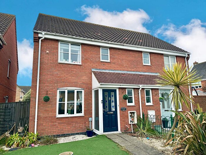 3 Bedroom Semi-Detached House For Sale In Lowestoft Road, Hopton, Great Yarmouth, NR31