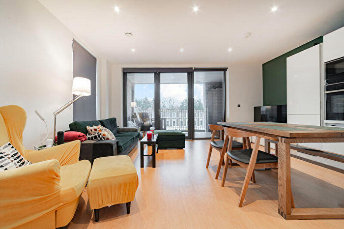 2 Bedroom Apartment For Sale In Hansel Rd, NW6