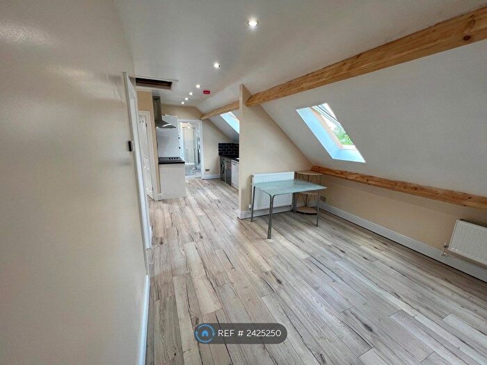 2 Bedroom Flat To Rent In Lower Hillmorton Rd, Rugby, CV21