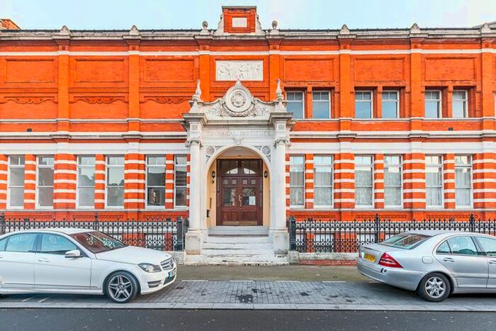 2 Bedroom Flat To Rent In Adelaide Road, London, E10