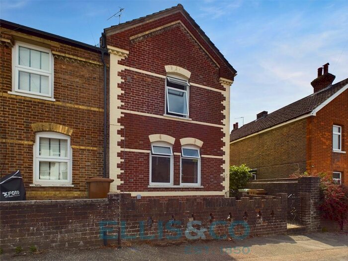 2 Bedroom End Of Terrace House To Rent In Edward Street, Southborough, Tunbridge Wells, Kent, TN4