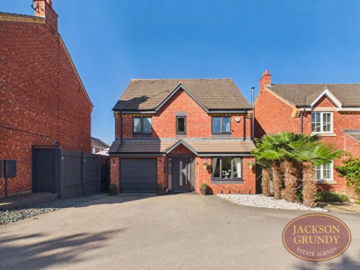 4 Bedroom Detached House For Sale In Woodlands, Grange Park, NN4