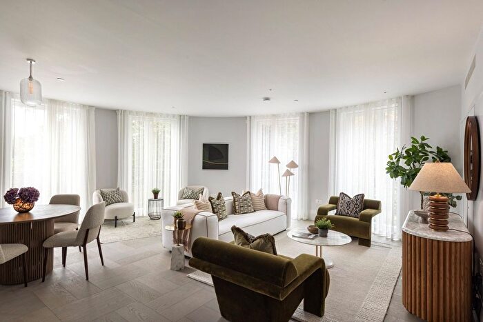 2 Bedroom Flat For Sale In Fitzjohns Avenue, Hampstead, London, NW3