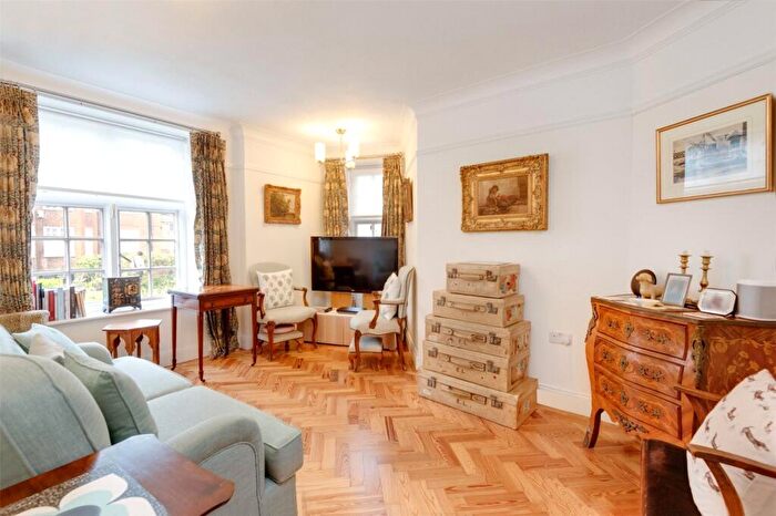 3 Bedroom Flat For Sale In Heathcroft Hampstead Way Hampstead Garden Suburb, NW11