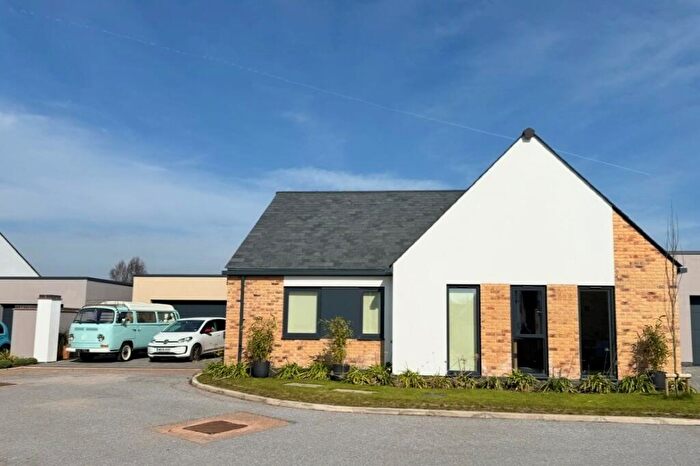 3 Bedroom Detached Bungalow For Sale In Berkeley Park, Topsham, Exeter, EX3