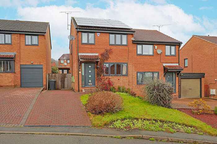 3 Bedroom Semi-Detached House For Sale In Braemar Close, New Whittington, Chesterfield, S43