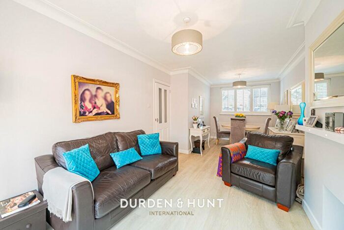 2 Bedroom Apartment For Sale In Station Way, Buckhurst Hill, IG9