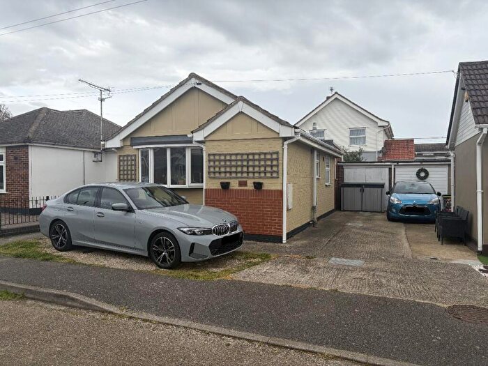 1 Bedroom Bungalow To Rent In Dovercliff Road, Canvey Island, SS8
