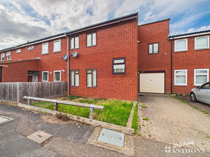 3 Bedroom Terraced House For Sale In Witham Way, Aylesbury, HP21